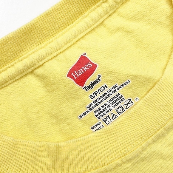 Sea World Busch Gardens Camp yellow short sleeve graphic t-shirt - Picture 3 of 4